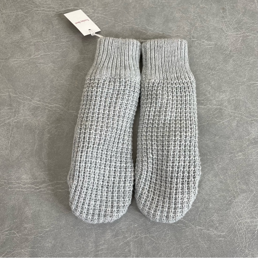 NEW Aritzia Sunday Best Light Gray Waffle Knit Mittens Ribbed Cuffs Fleece Lined - Picture 4 of 5